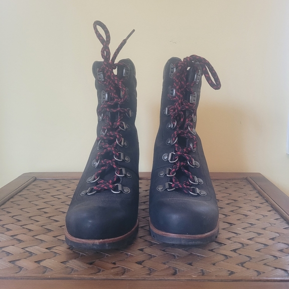 Sorel "CONQUEST" wedge boots sz8.5 - Picture 3 of 6